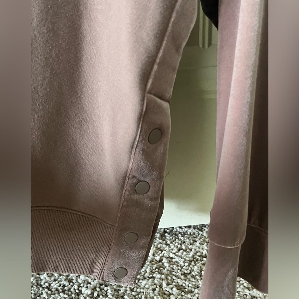 Athleta XL retroplush velvet crewneck in rustic beige. NWOT - Picture 4 of 4